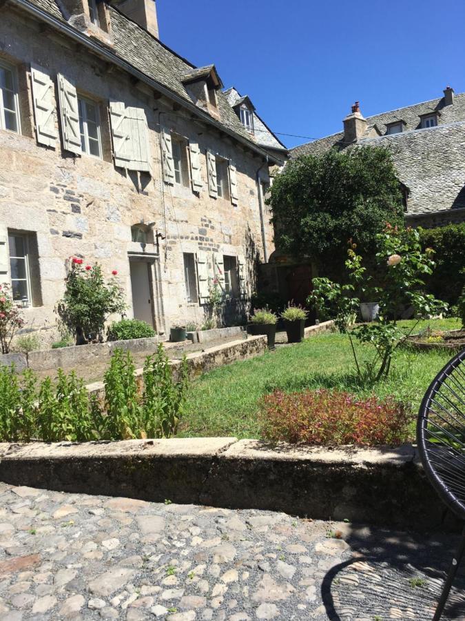 La Cure Grande Maison De Charme De 2 A 14 Personnes Saint-Urcize 外观 照片