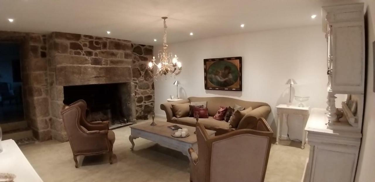 La Cure Grande Maison De Charme De 2 A 14 Personnes Saint-Urcize 外观 照片